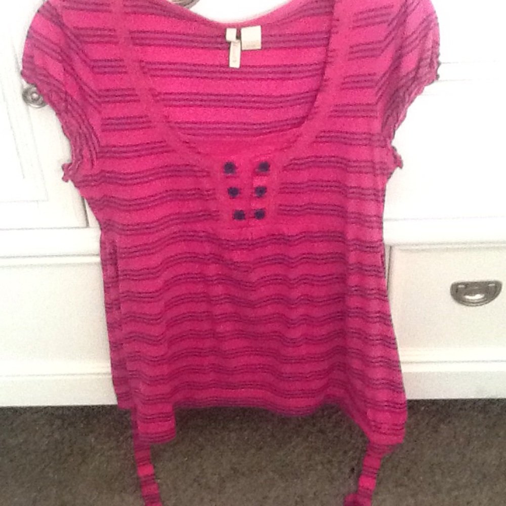NWOT Red Camel Top in Size Large